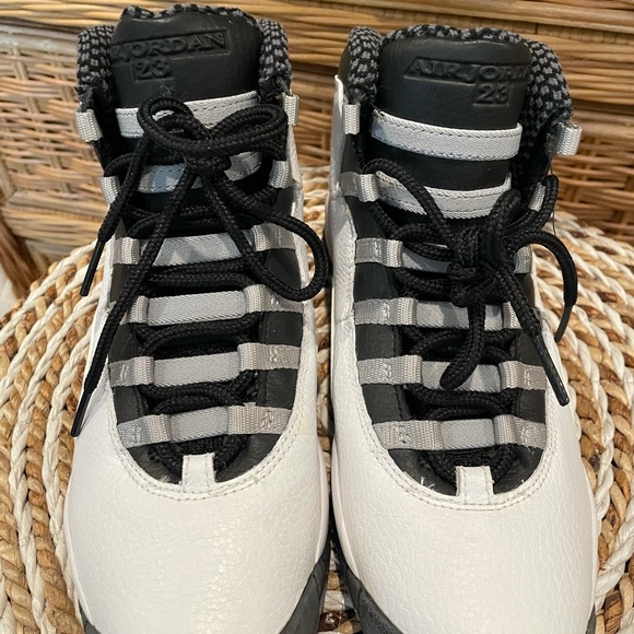 2005 retro 10 Jordan’s - Picture 4 of 8